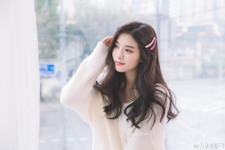 做团扇学“点蓝” 台湾大学生沉浸式体验传统非遗技艺